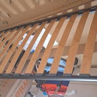rete letto con doghe in legno 