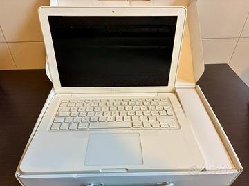 MacBook 13 pollici + Mouse wireless + Cavi
