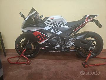 Aprilia rsv4 R 2012 