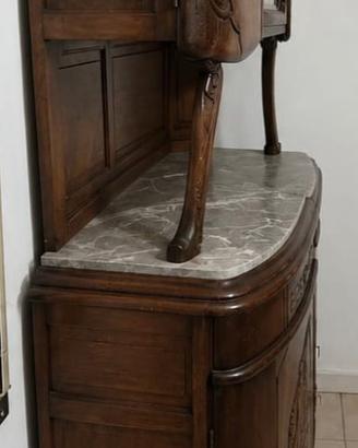 Credenza tenuta maniacalmente