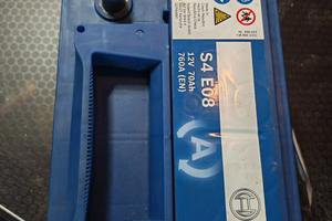 Batteria Bosch S4 E08 EFB 12V 70Ah 760A Start&Stop