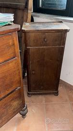 Coppia comodini antichi