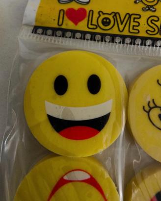 15 confezioni di gommine Smile, totale 60 pezzi