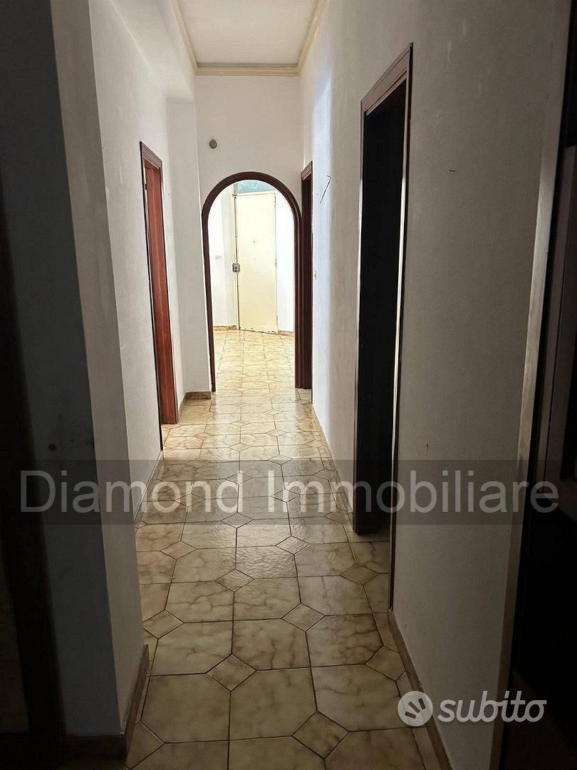 Appartamento con terrazza ad Aci Catena - Vista 6