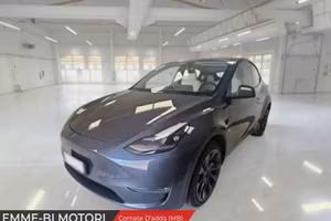 Tesla Model Y 75 kWh Dual Motor Long Range 4W...