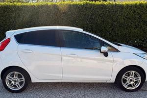 FORD FIESTA NEOPATENTATI 2015