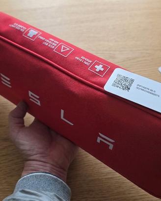 Kit emergenza stradale Tesla triangolo gilet nuovo
