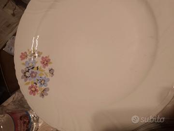 servizio da 12 piatti piani e 12 fondi crown arpo