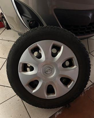 Cerchi con gomme opel corsa d