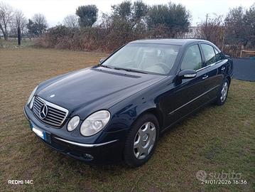 Mercedes-Benz E200 KOMPRESSOR benzina TETTUCCIO