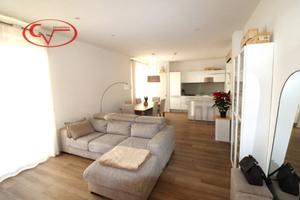 Appartamento di 85 m² con 3 locali e box auto a Mo