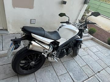 Triumph speed triple 1050