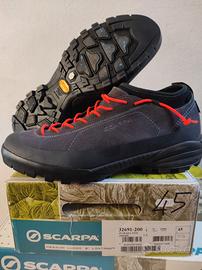 Scarpa trekking bassa  uomo  Nuova  45,0