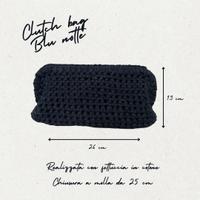 Clutch bag all’uncinetto blu notte