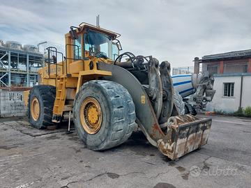 Pala gommata VOLVO L330E S/N 62234