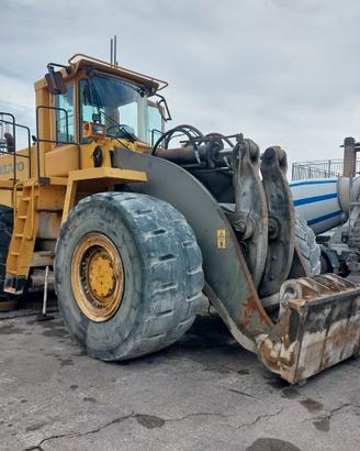 Pala gommata VOLVO L330E S/N 62234