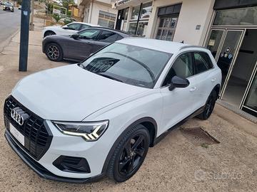 Audi Q3 35 TDI S tronic Business Advanced