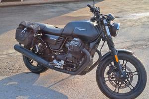 Moto Guzzi V7 iii Stone (2019)