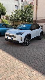 Toyota Yaris Cross GR Sport 2023 con motore 1.5
