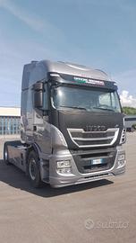 Iveco XP 480 TRATTORE SRADALE