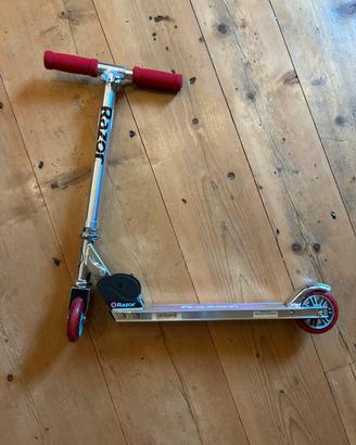 Monopattino Razor pieghevole
