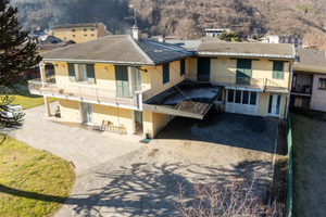 Villa indipendente con ampio giardino