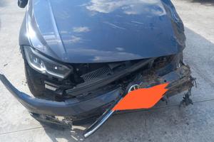 Volkswagen Polo sinistrata incidentata 