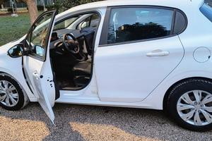 Peugeot 208 del 2014
