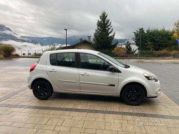 RENAULT Clio - 2011 (per neopatentati )