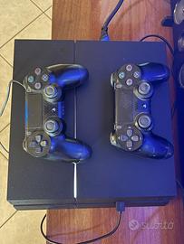 Play Station 4 + 2 Joystick