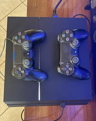 Play Station 4 + 2 Joystick