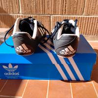 Adidas scarpe per atletica leggera