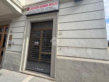 NEGOZIO A AREZZO