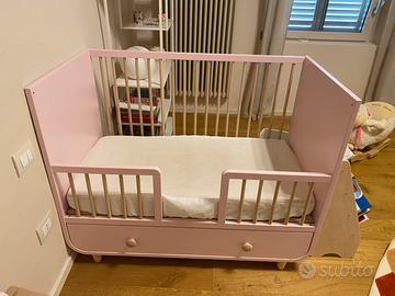 Lettino bambina a sbarre e materasso