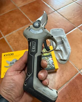 Forbice a batteria  volpi kv 220