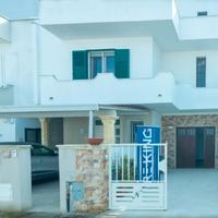 Terratetto ristrutturato | Cortile e terrazzo