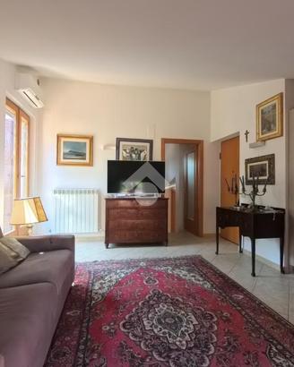 3 LOCALI A POTENZA PICENA