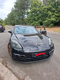 PORSCHE PANAMERA 4S
