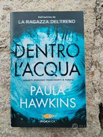 libro Dentro l'acqua di Paula Hawkins 