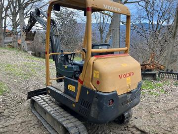 Miniescavatore Volvo EC15 - 15 q.li - Usato