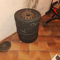 Cerchi e gomme da neve Toyota Yaris 185/60R15 88H