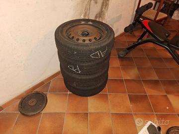 Cerchi e gomme da neve Toyota Yaris 185/60R15 88H