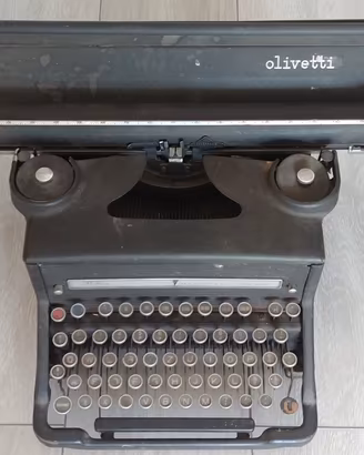 Macchina da Scrivere d'Epoca Olivetti M40/3