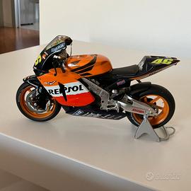 MINICHAMPS HONDA V. ROSSI scala 1:12
