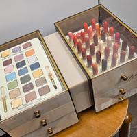 Mobiletto porta trucchi