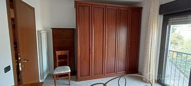 Mobili camera da letto completa.