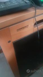 Tavolo in legno ripieghevole con sedie