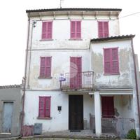CASA SEMINDIPENDENTE A ROVESCALA