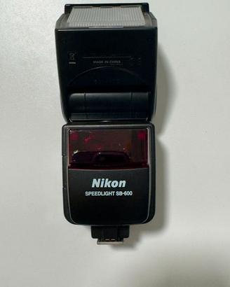 Nikon SB-600 Speedlight + Custodia e supporto orig