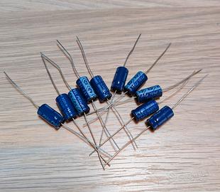 10 Condensatori Elettrolitici
100uf 16v NOS